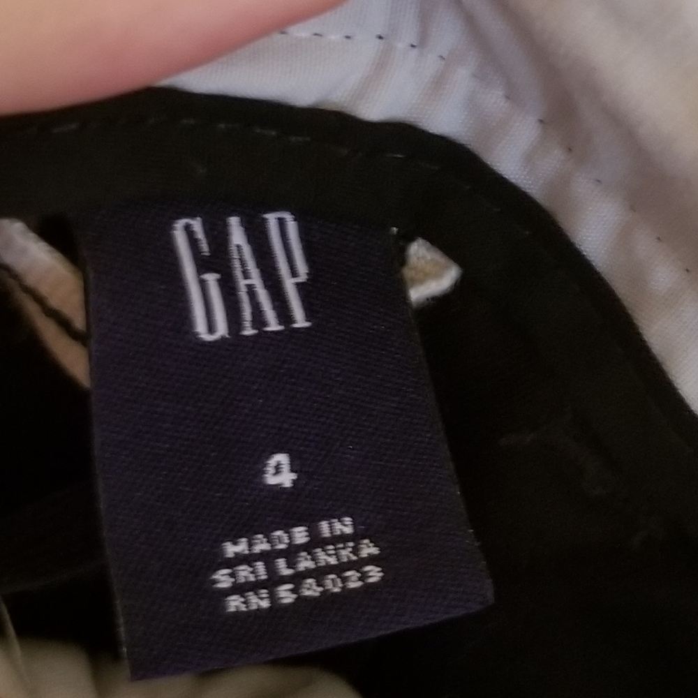 GAP Cropped Black Pants - Picture 2 of 3